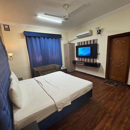 Отель Orbit Residency F-7 Исламабад Экстерьер фото